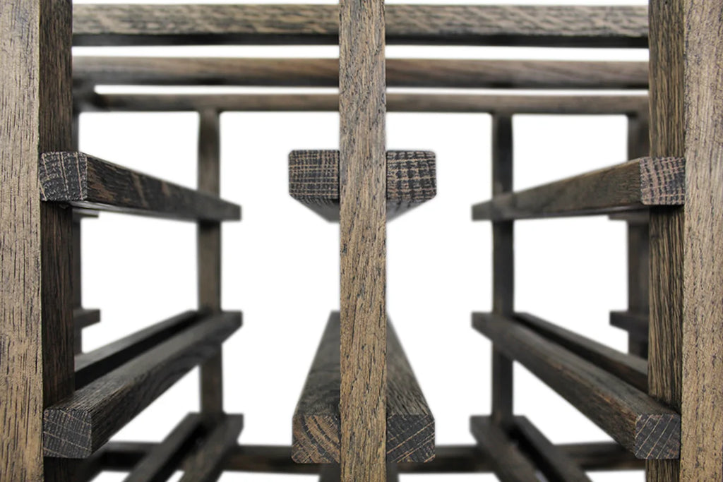 REX HALF Donker Eikenhout wijnrek detail leggers