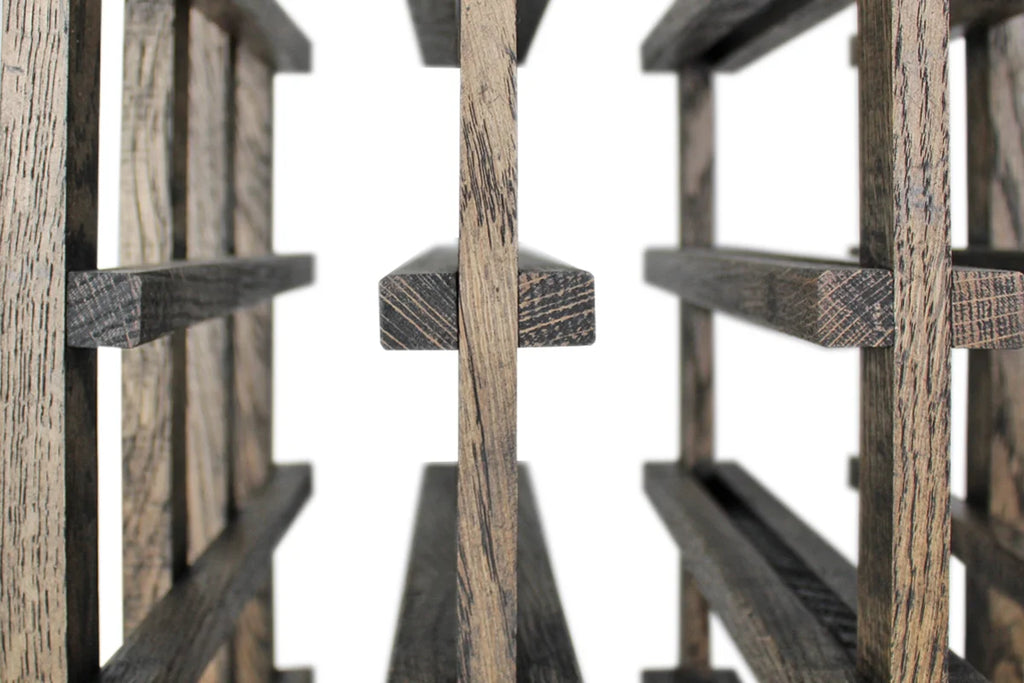 Wine Nest REX HALF Verticaal Donker Eikenhout - detail leggers