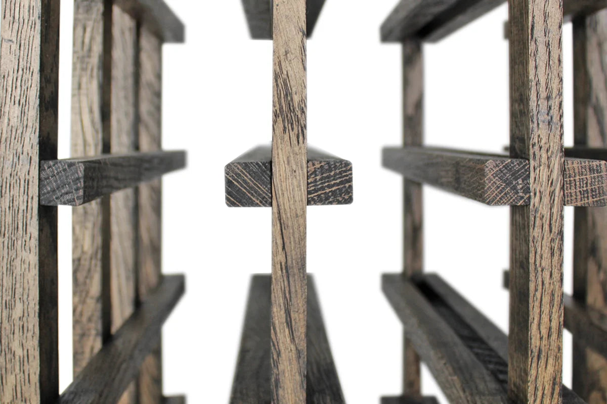 Wine Nest REX HALF Verticaal Donker Eikenhout - detail leggers
